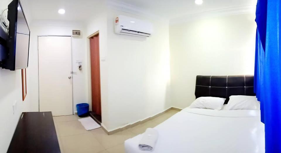 Cattleya Glory Hotel 2*