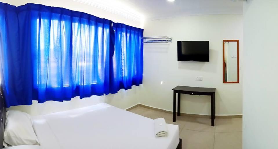Cattleya Glory Hotel 2*